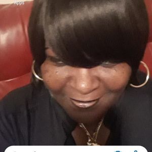 Meet your Posher, Yolanda